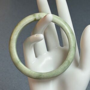 CERTIFIED NATURAL Green Jadeite Jade Bangle Bracelet GRADE A